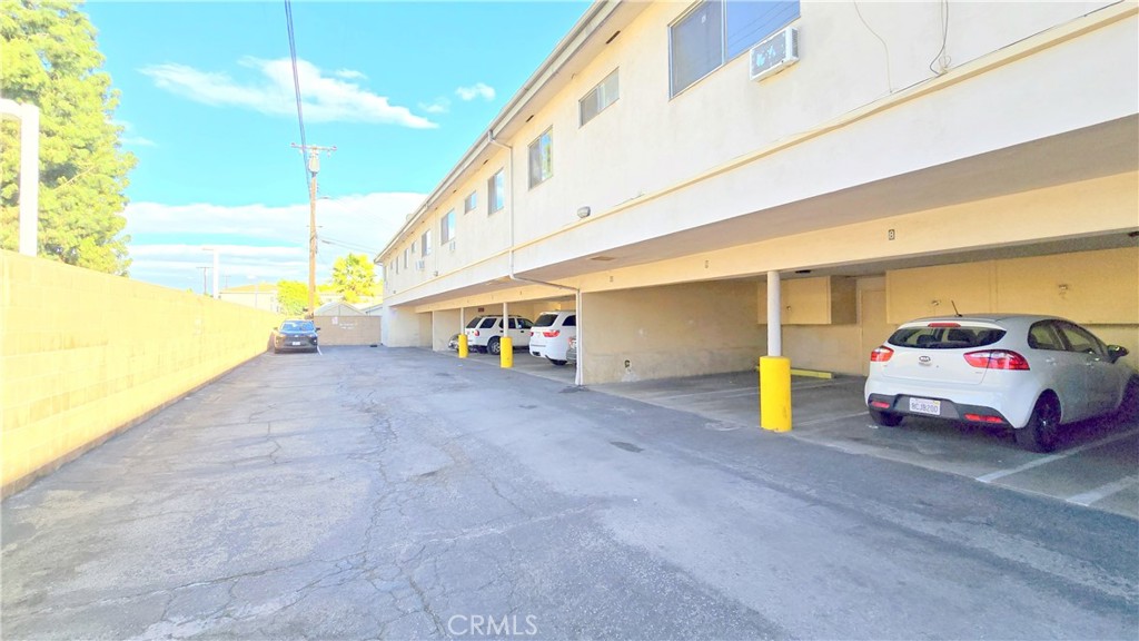1026 W Granada Court 4