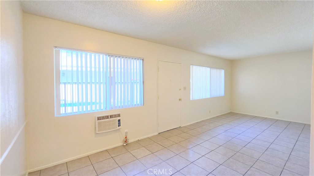1026 W Granada Court 4