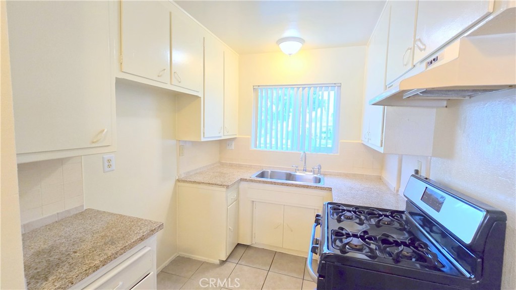 1026 W Granada Court 4