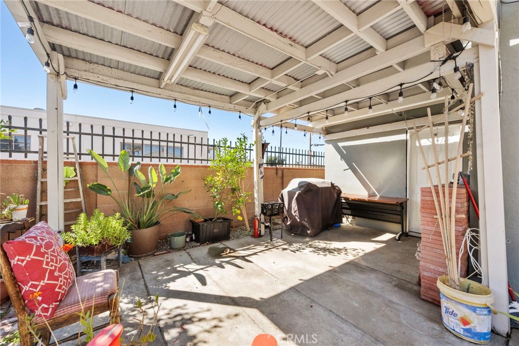 5824 Heliotrope Avenue