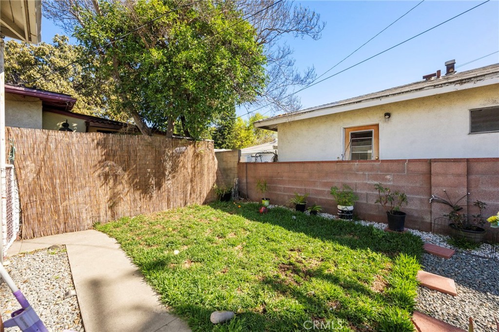 5824 Heliotrope Avenue