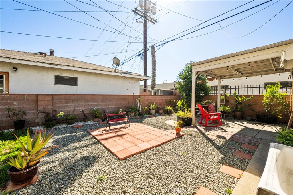 5824 Heliotrope Avenue