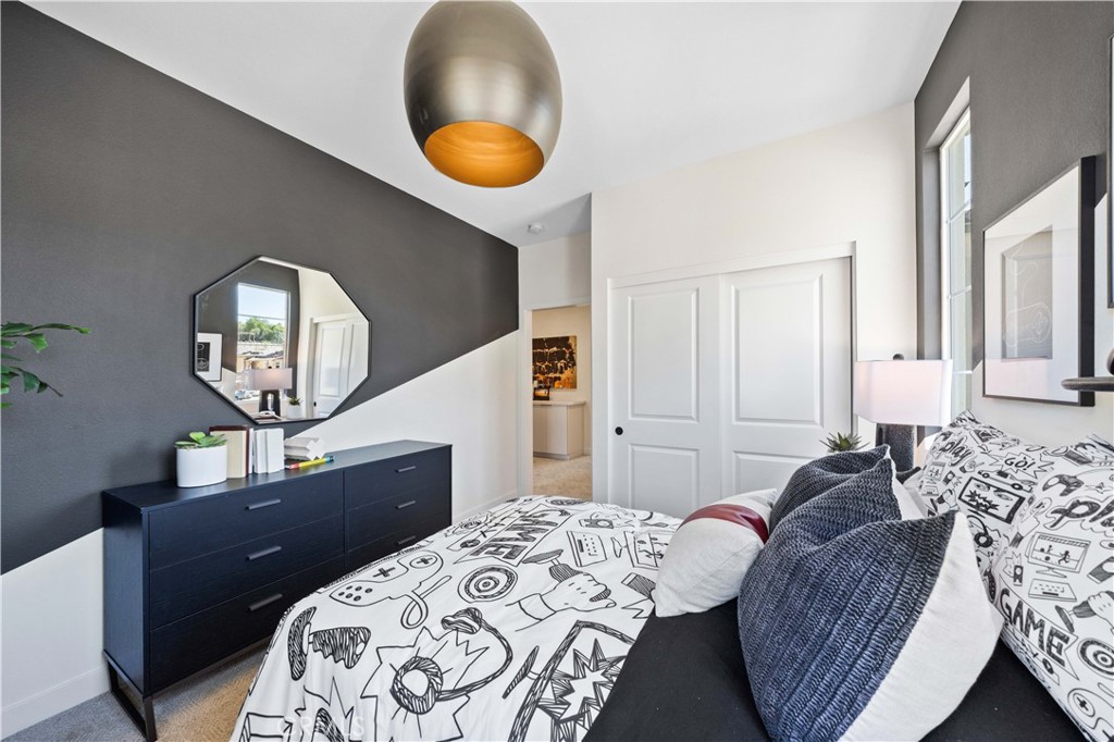 22013 Florence Circle