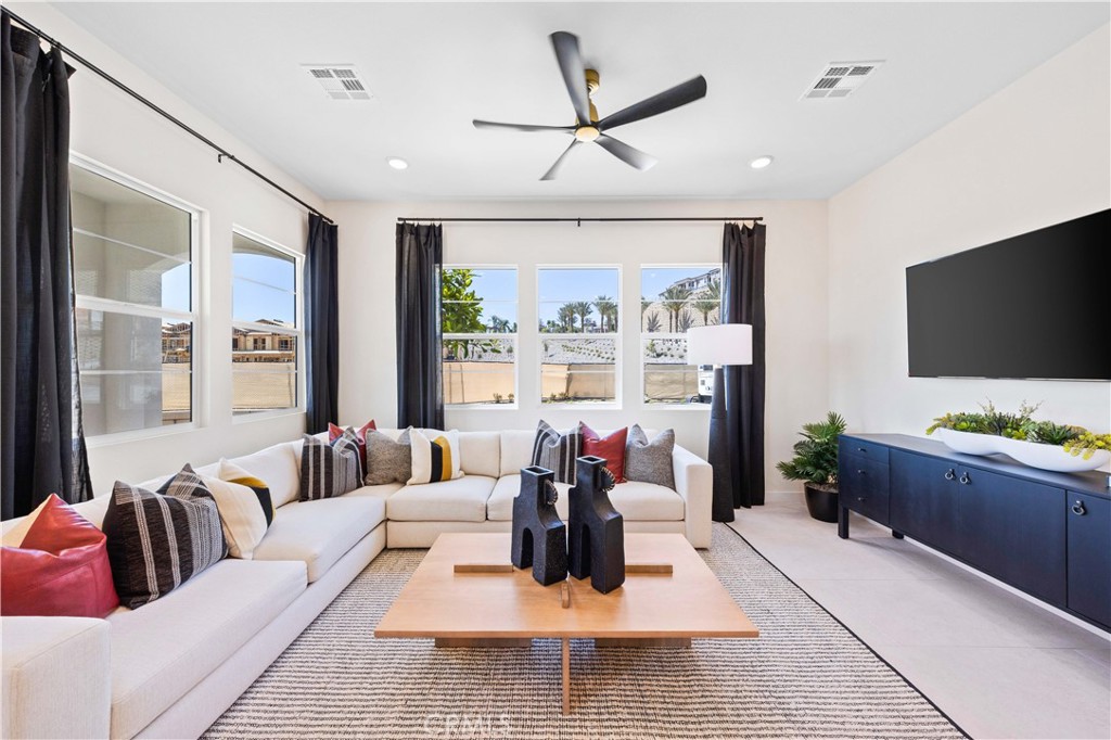 22013 Florence Circle