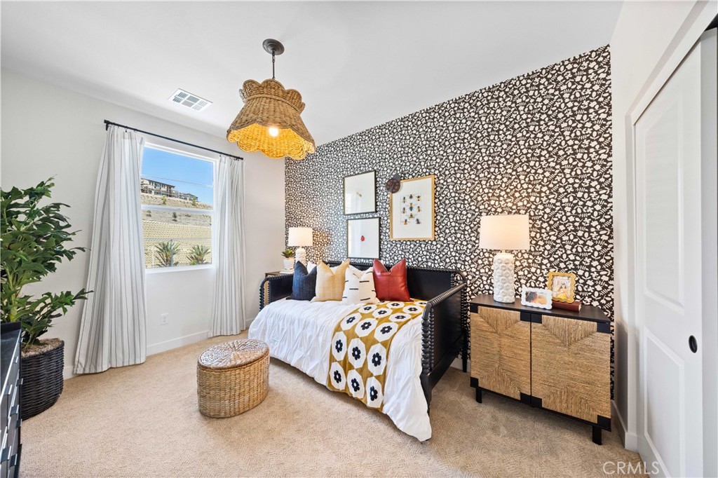 22013 Florence Circle