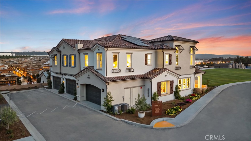 22013 Florence Circle