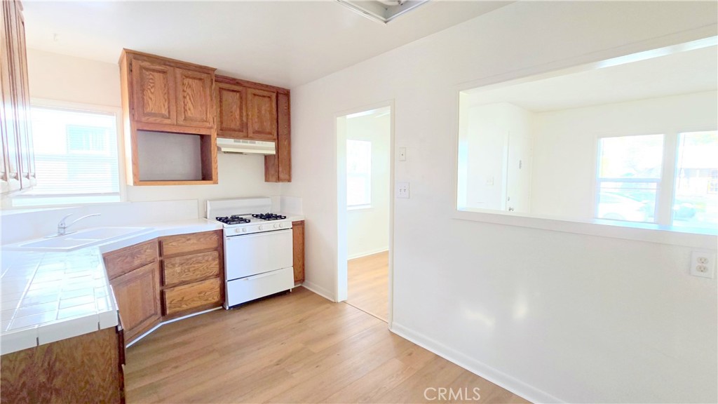 873 N 9th Avenue