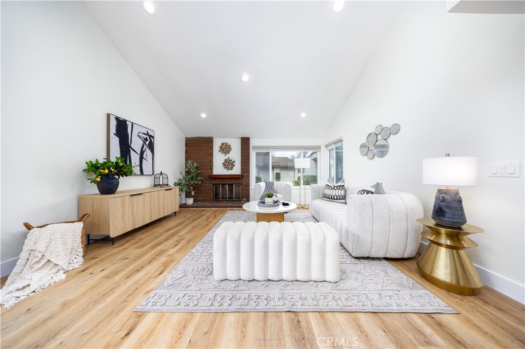 23025 Paseo De Terrado 1