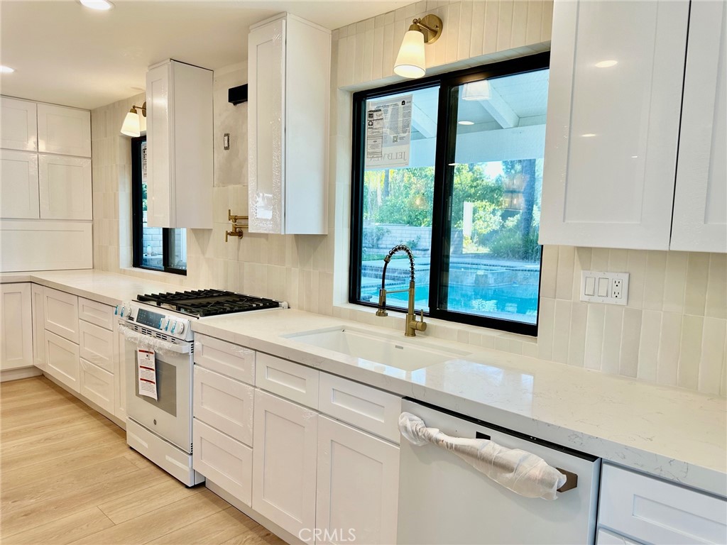 2211 Park Vista Lane