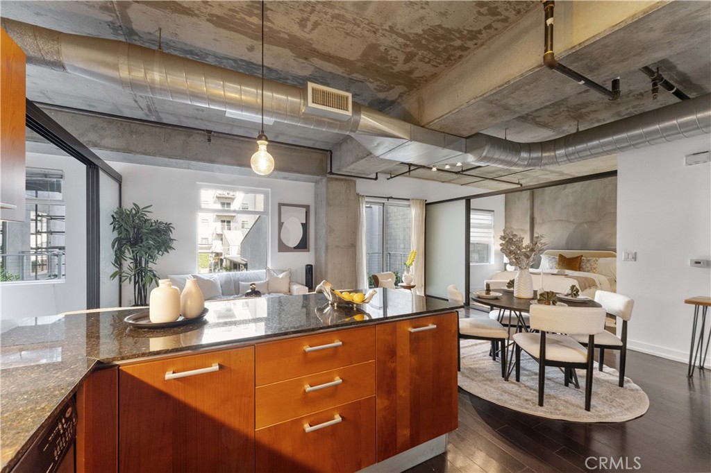 645 W 9th Street 318