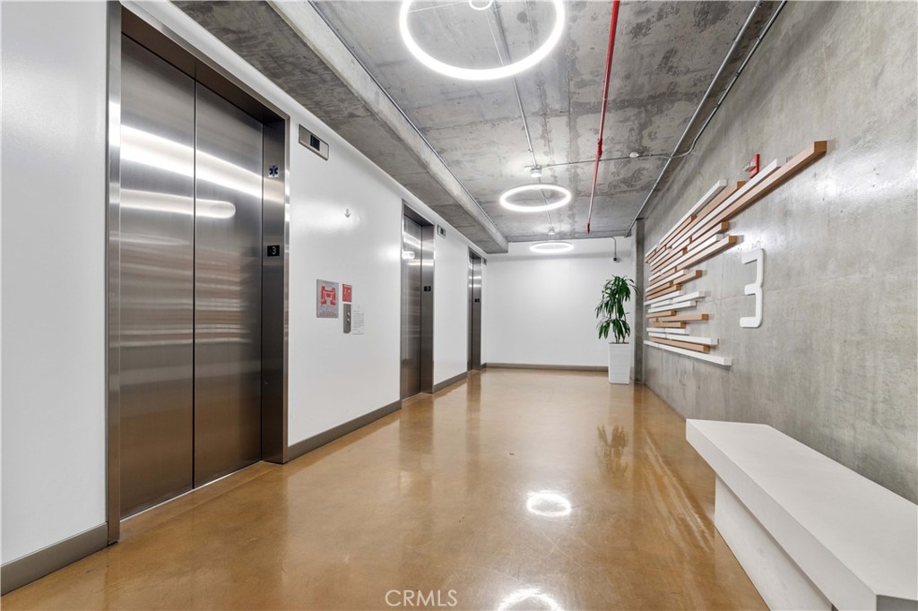 645 W 9th Street 318