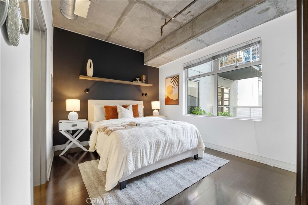 645 W 9th Street 318