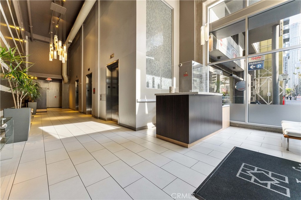 645 W 9th Street 318