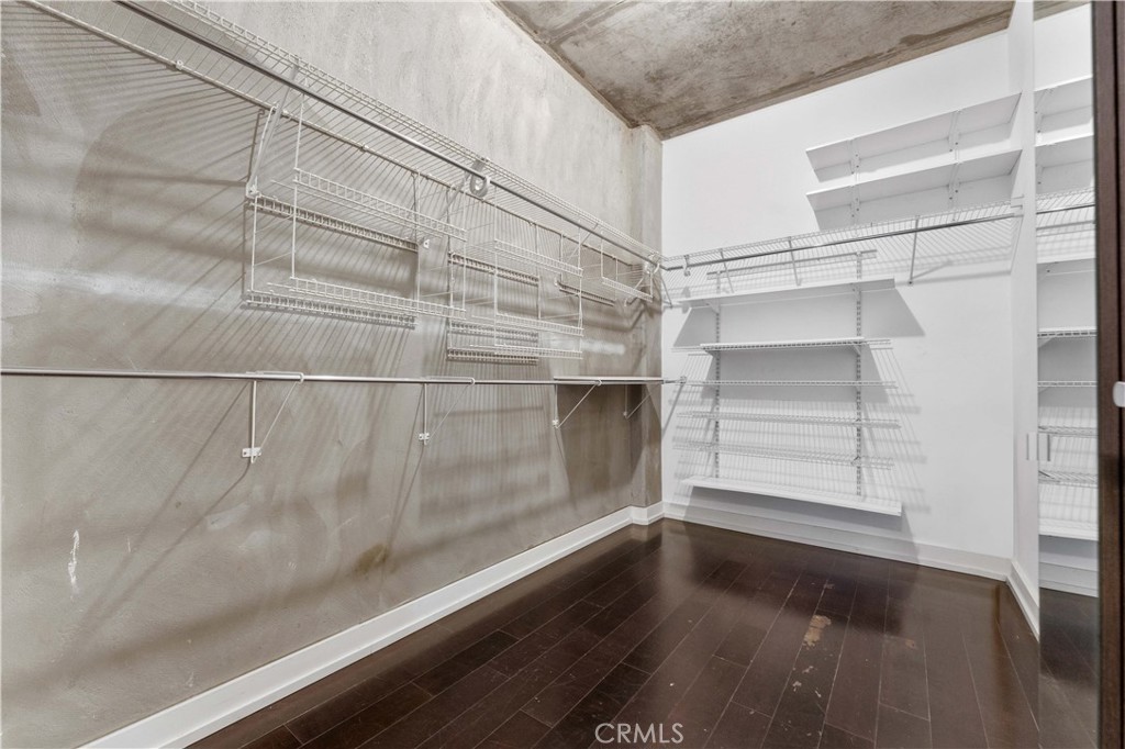 645 W 9th Street 318