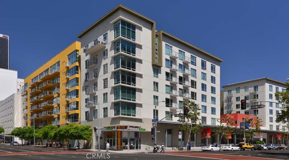 645 W 9th Street 318