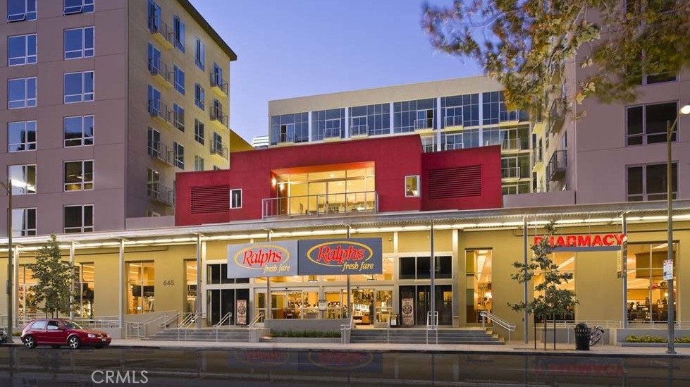 645 W 9th Street 318