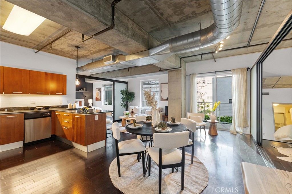 645 W 9th Street 318