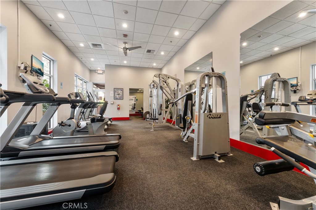 645 W 9th Street 318