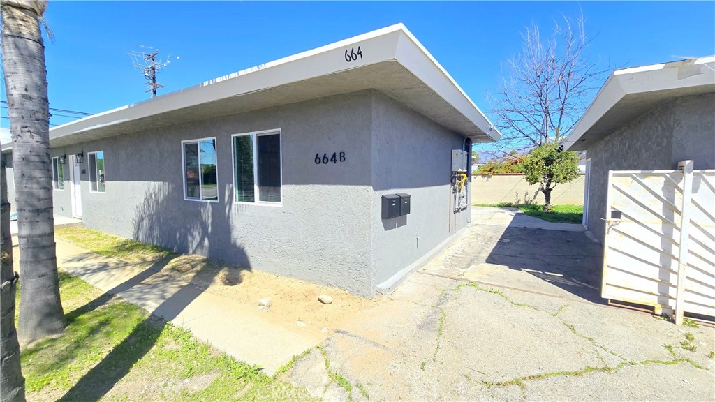 664 W Granada Court B