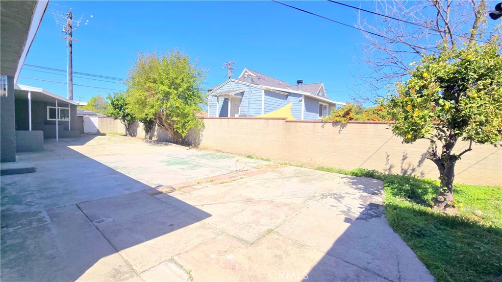 664 W Granada Court B