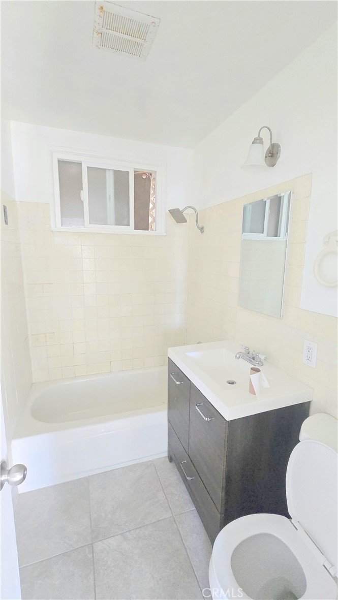 124 N 12th Avenue A