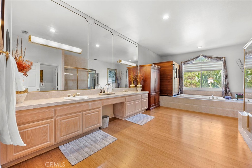 2862 Oak Knoll Drive