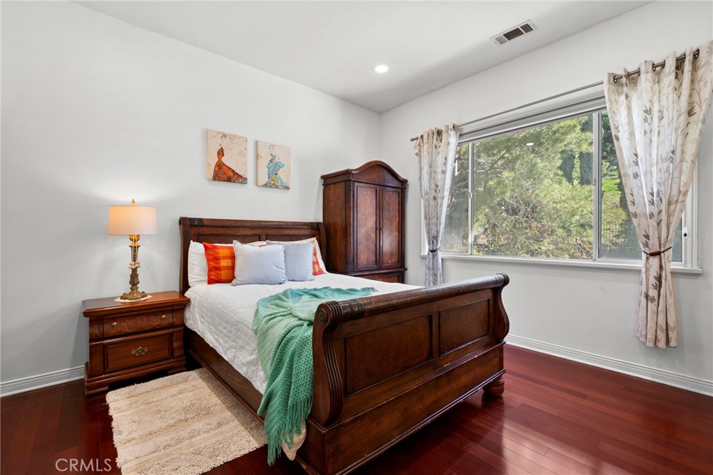 2862 Oak Knoll Drive