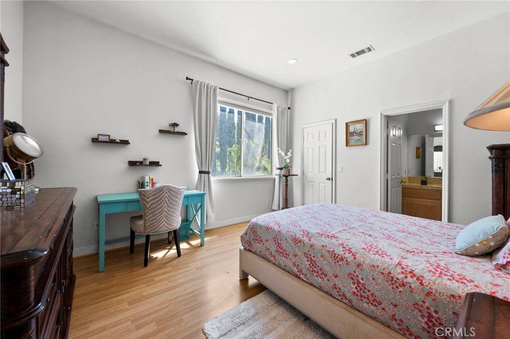 2862 Oak Knoll Drive