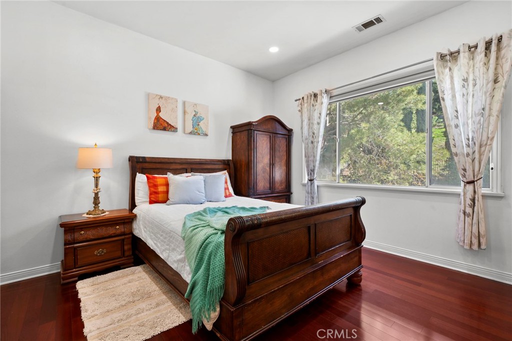 2862 Oak Knoll Drive