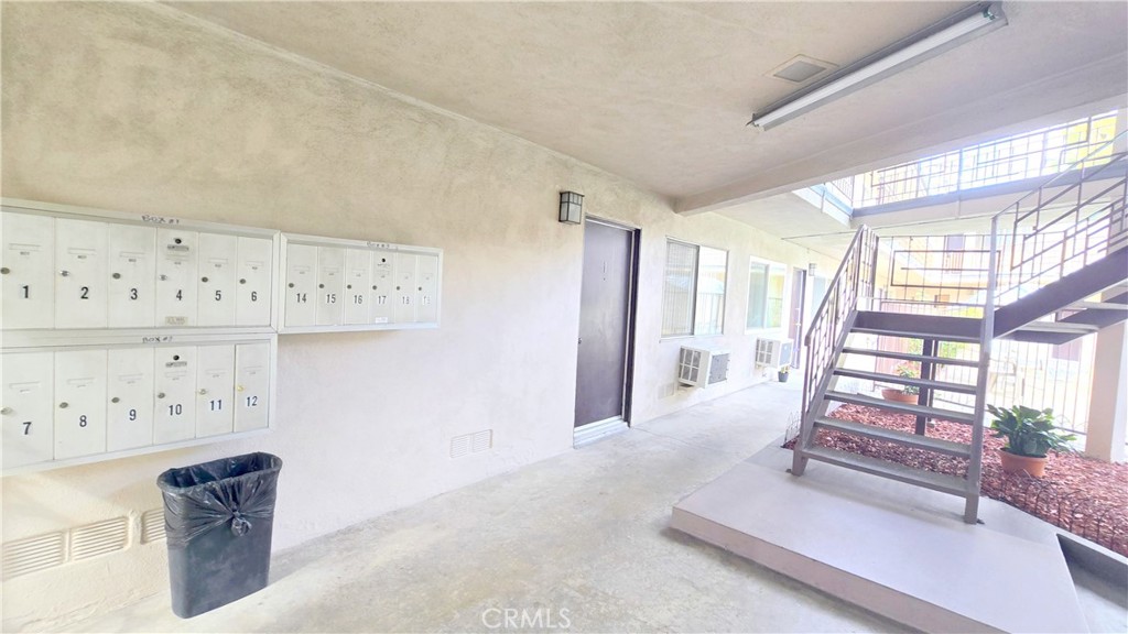 1026 W Granada Court 5
