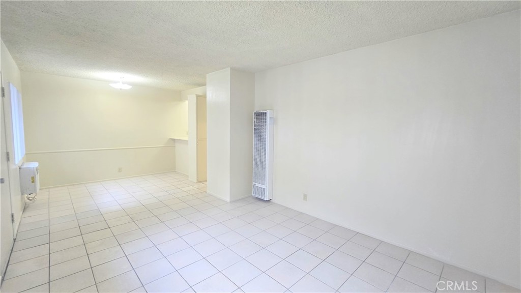 1026 W Granada Court 5