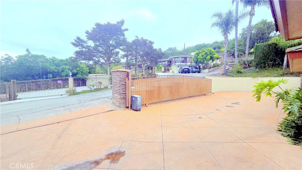 2318 Cameron Avenue
