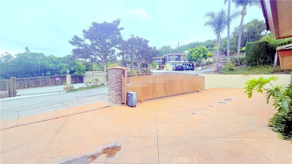 2318 Cameron Avenue