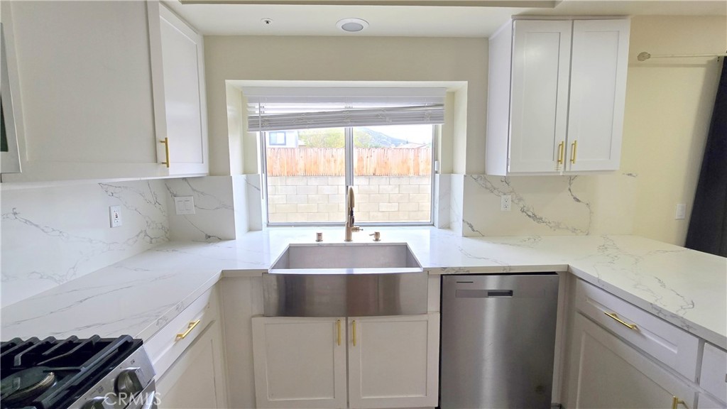 15737 Firethorn Road