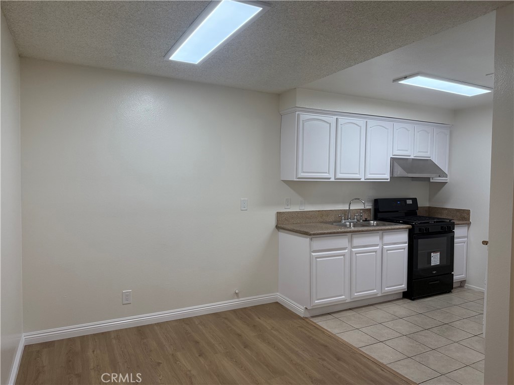 1604 S Gladys C