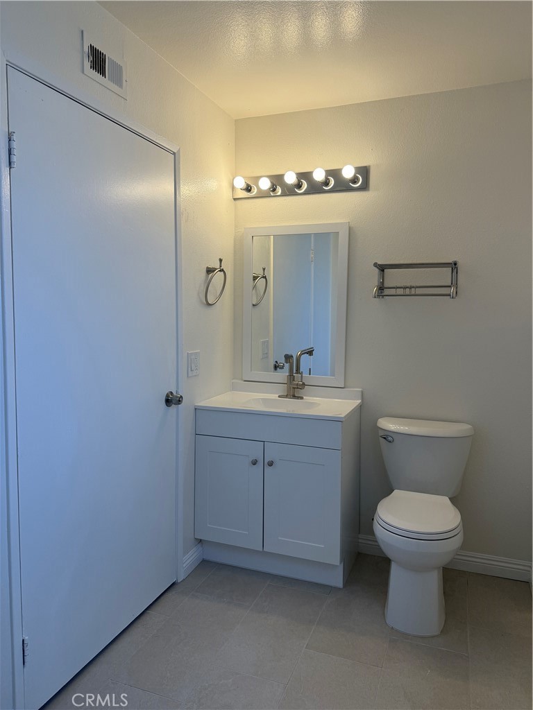 1604 S Gladys C