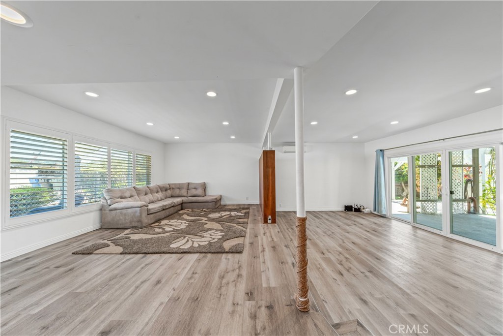 1921 Valemont Avenue