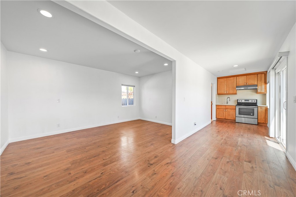 1921 Valemont Avenue