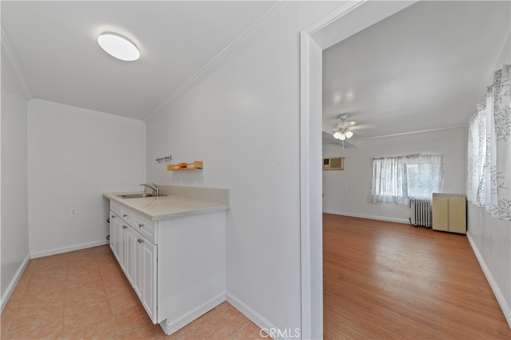 1921 Valemont Avenue