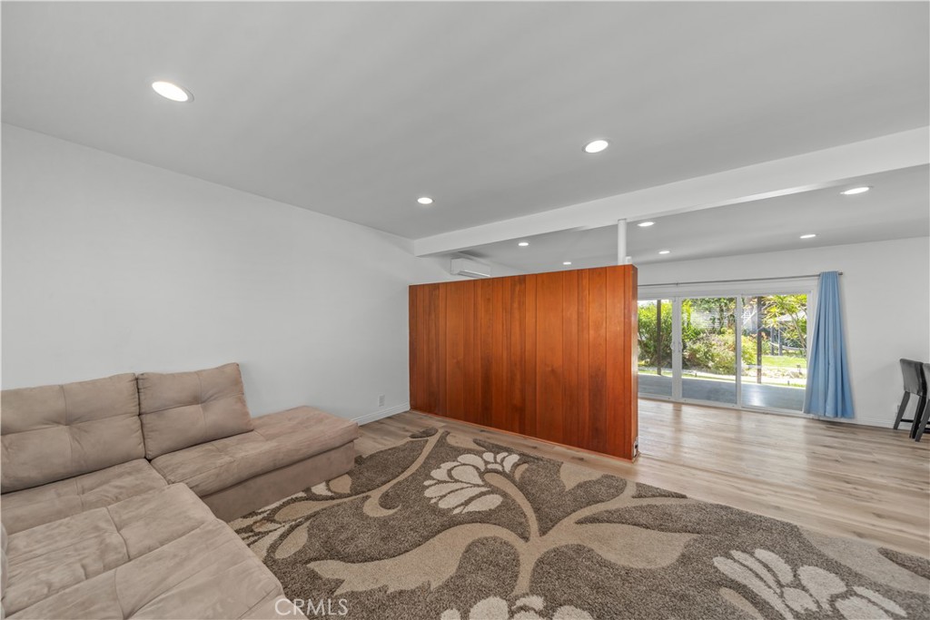 1921 Valemont Avenue