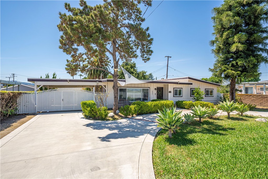 1921 Valemont Avenue