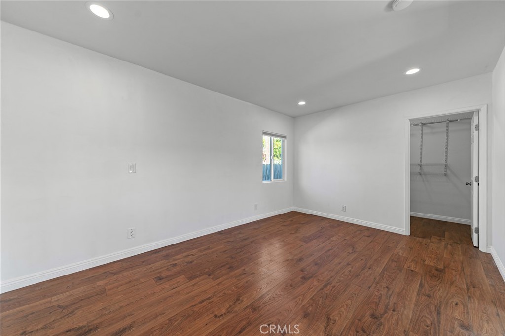 1921 Valemont Avenue