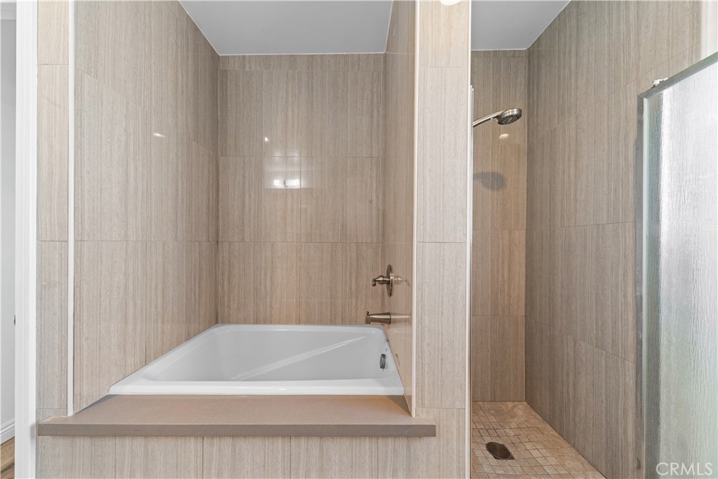 1921 Valemont Avenue