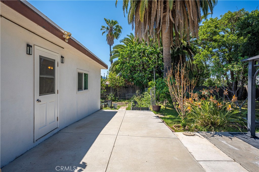 1921 Valemont Avenue