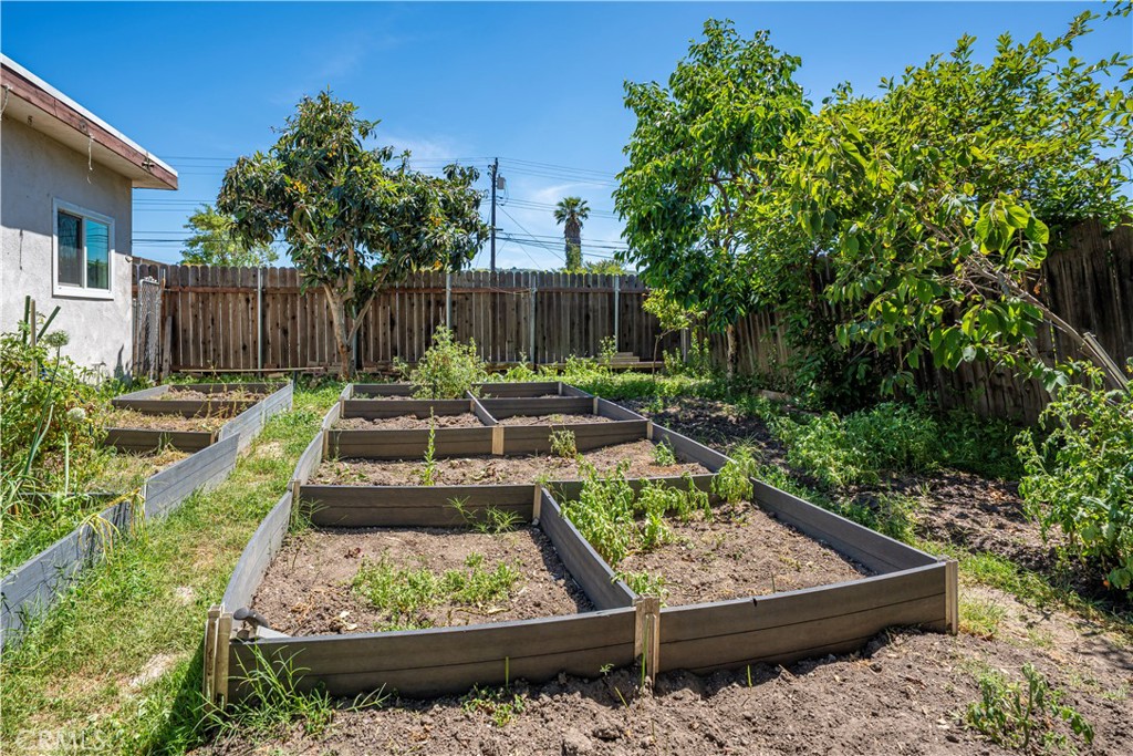 1921 Valemont Avenue