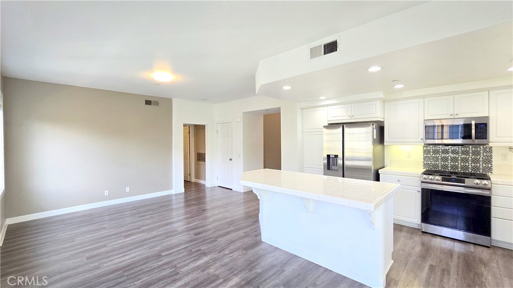 8122 Garden Park Street