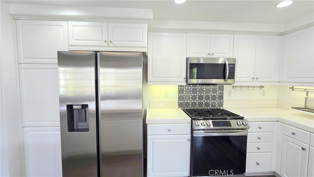 8122 Garden Park Street