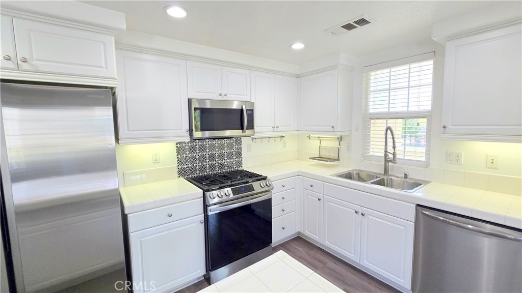 8122 Garden Park Street