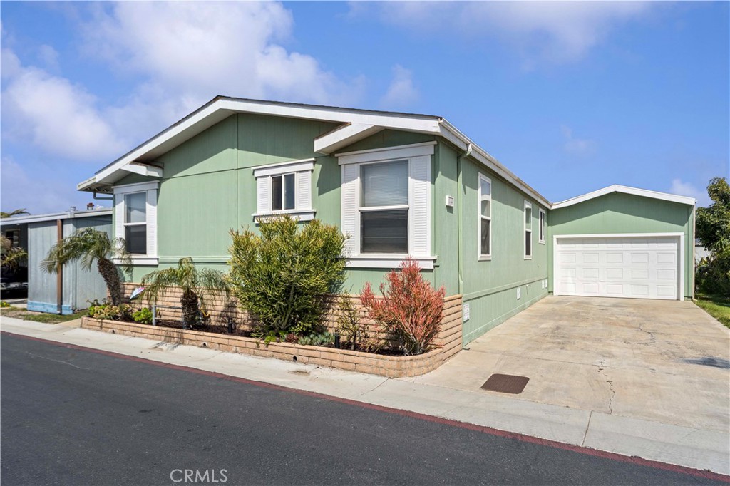 21851 Newland Street 184