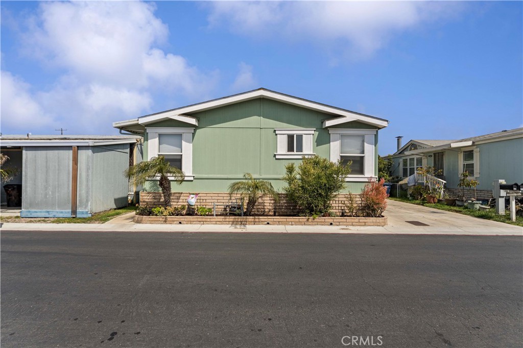 21851 Newland Street 184